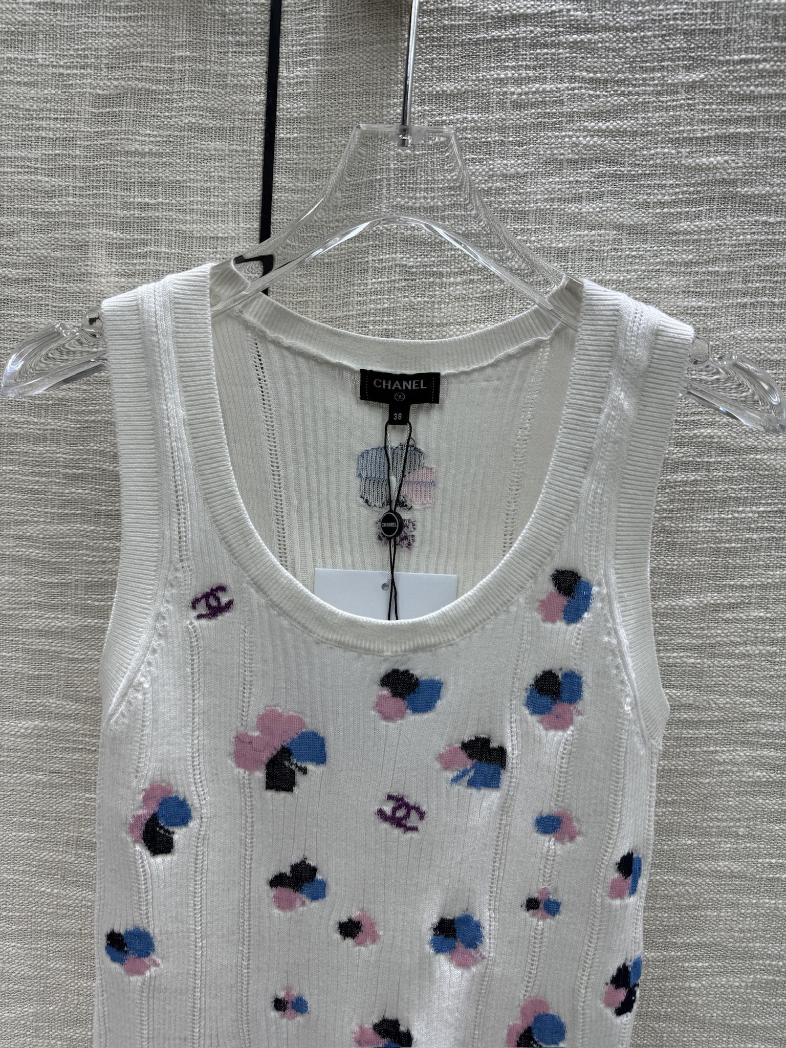 Жилет в стиле Chanel - 2403 - Жаккардовый жилет с четырехлистным клевером - Белый