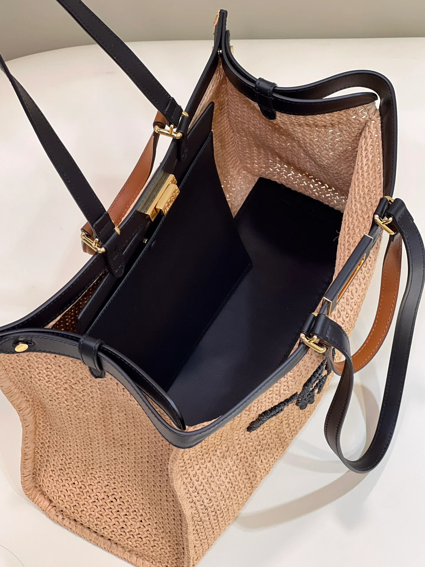 Плетеная сумка-тоут Fendi Peekaboo X-tote