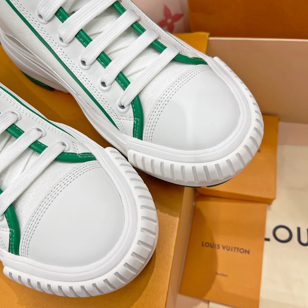Кроссовки серии LV-Squad - белые и зеленые