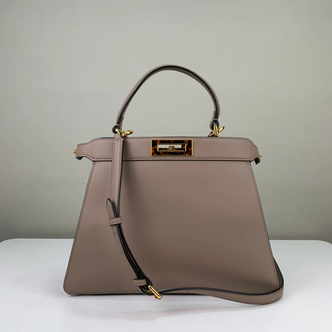 Fendi-peekaboo-i-see-u-medium-nude purple