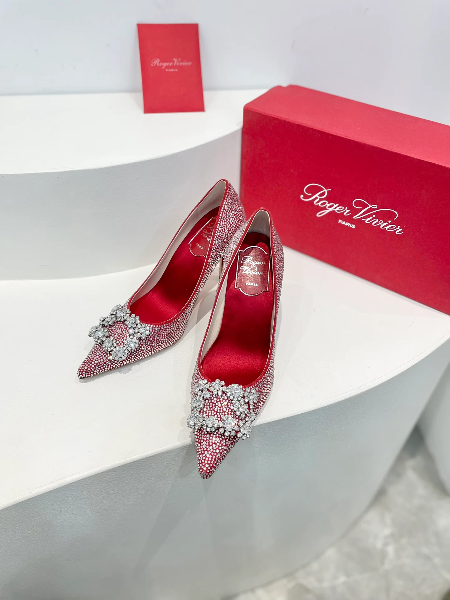 Обувь RV Shoes - Серия ?Кристальные туфли? - Туфли на высоком каблуке со стразами - Красные