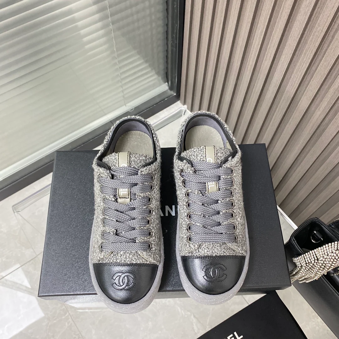 Новинка осенней коллекции Chanel 2022 года - Туфли на платформе в стиле пэчворк цвета 