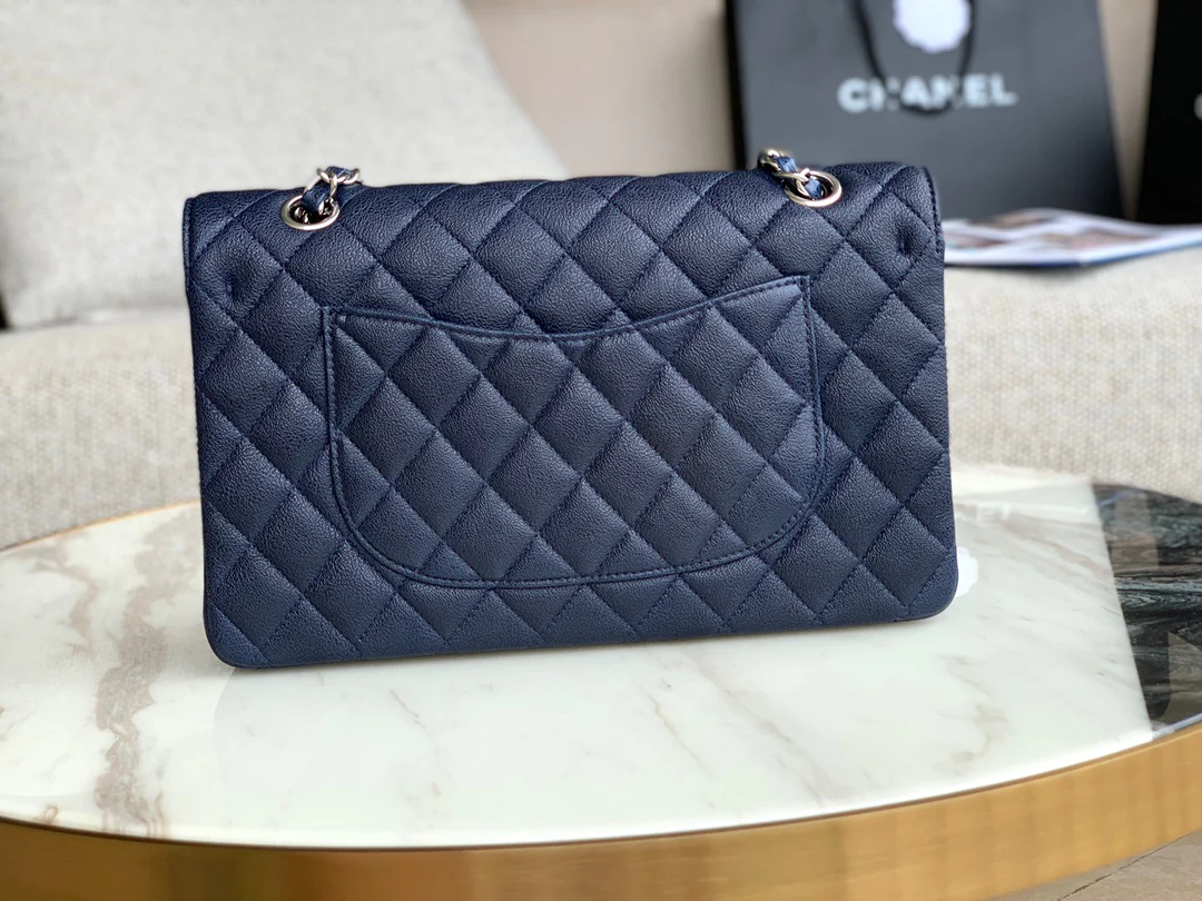 Сумка Chanel CF весна/лето 2019 — темно-синяя с серебряной пряжкой — 25 см