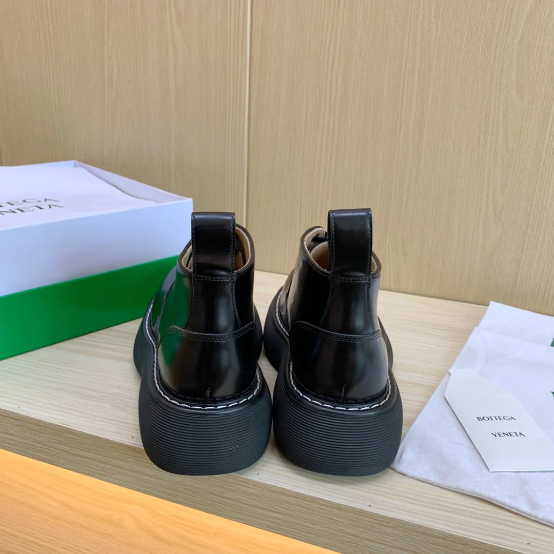 Новые ботинки BV-22 на официальном сайте - черные.