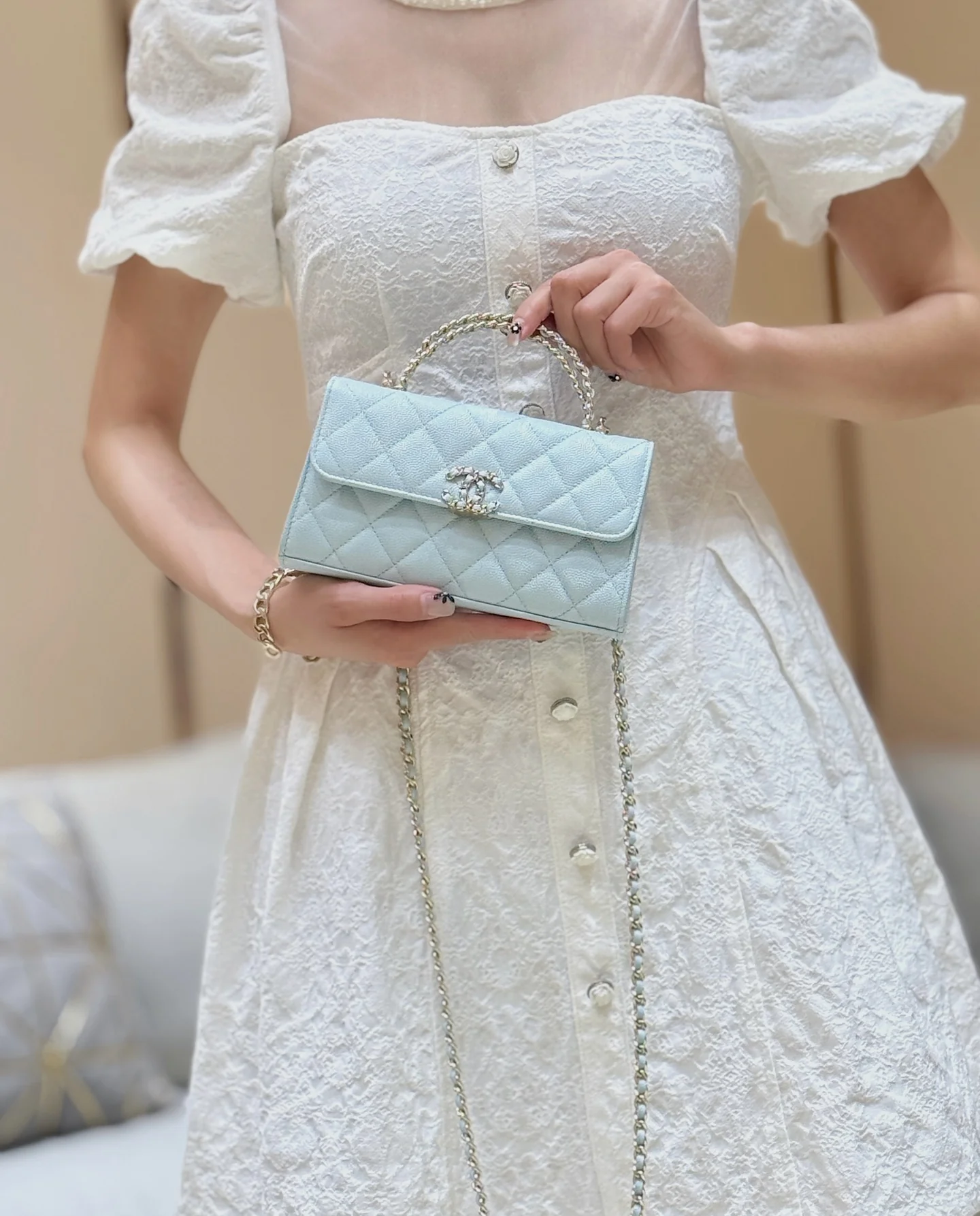 Сумка Chanel 25s Kelly Handle Bag, горизонтальный стиль, нежно-голубой.