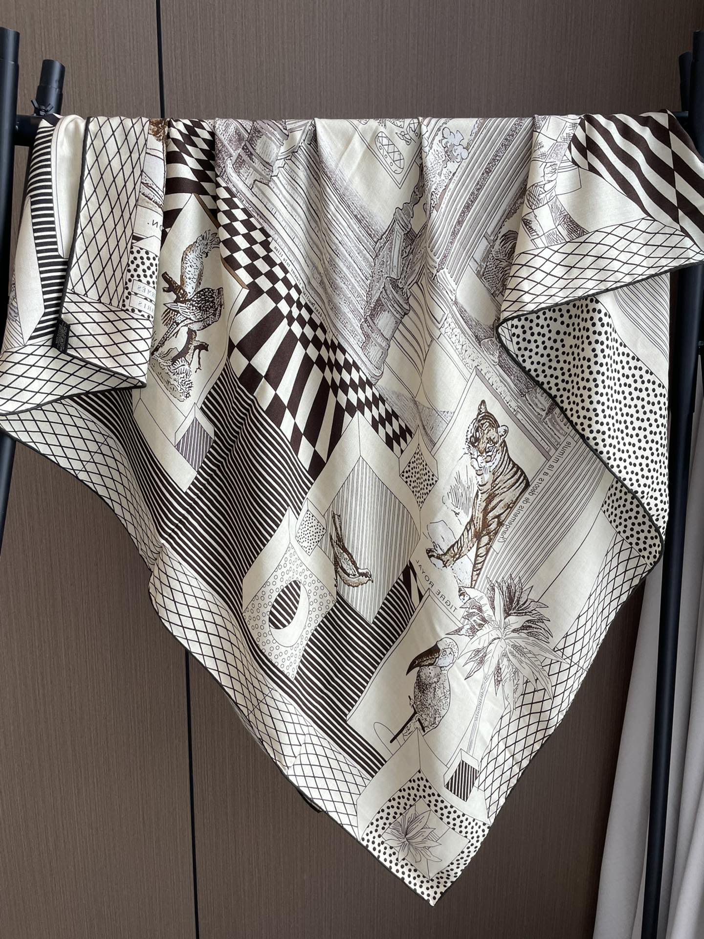 Шелковый шарф Hermes Grand Theatre 140 из кашемира