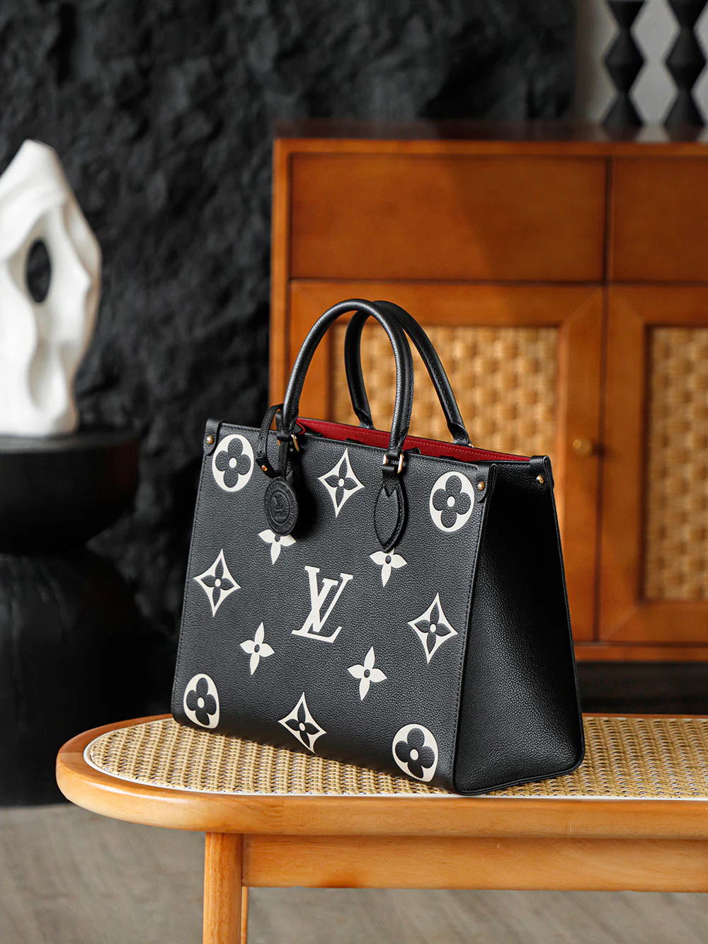 LV-m45495-onthego Средний - Черно-белый