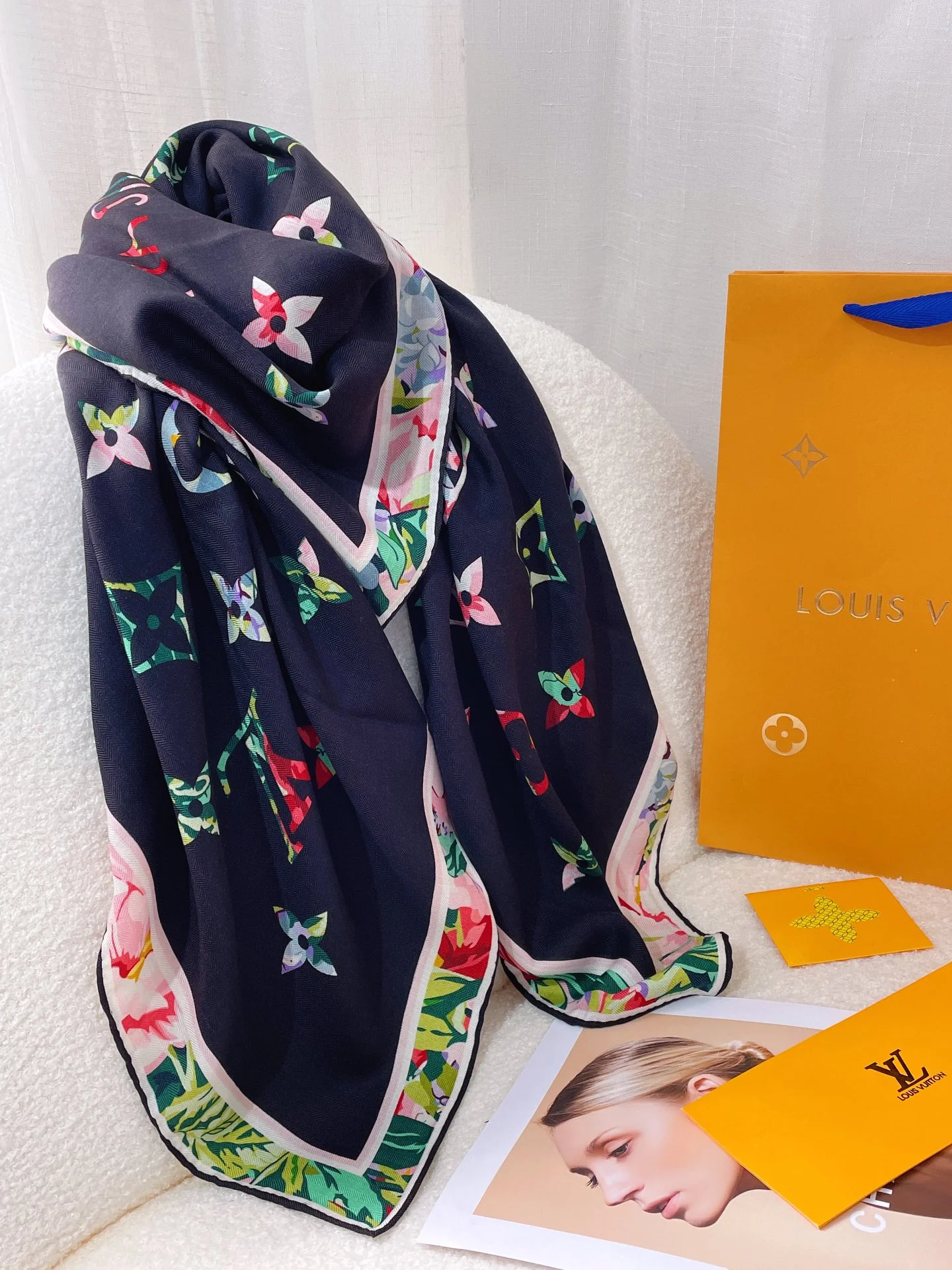 Квадратный шелковый бархатный шарф Hermes - 140 см - 70% кашемир - 30% шелк