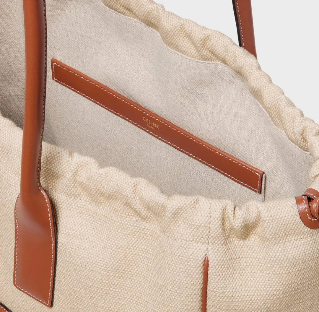 Большая холщовая сумка на завязках Celine Cabas Triomphe.