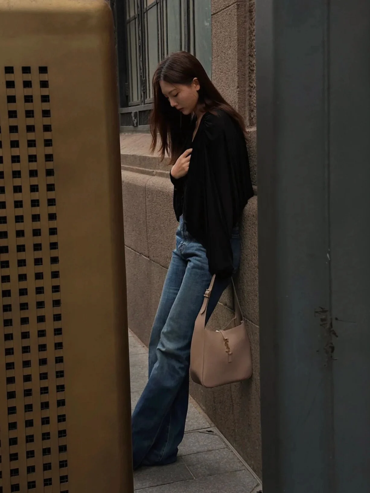 Сумка YSL Le 5 A 7 Soft Hobo Rose Sand - Body Image