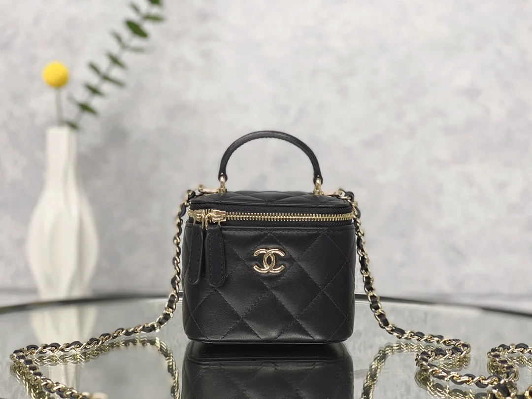 Футляр для помады Chanel 2022 года — маленькая коробочка — черный