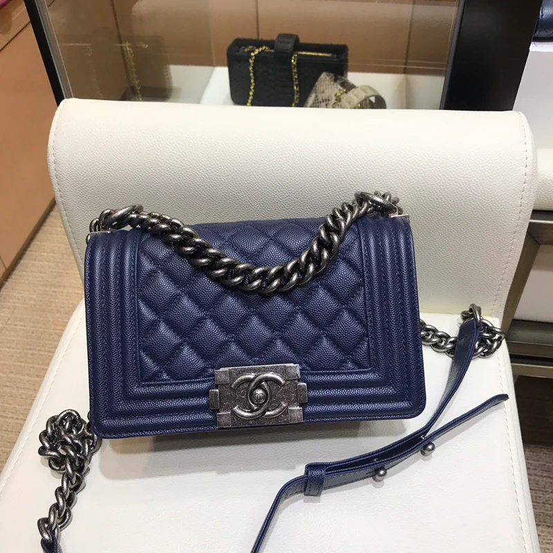 Chanel-boy-20cm-7