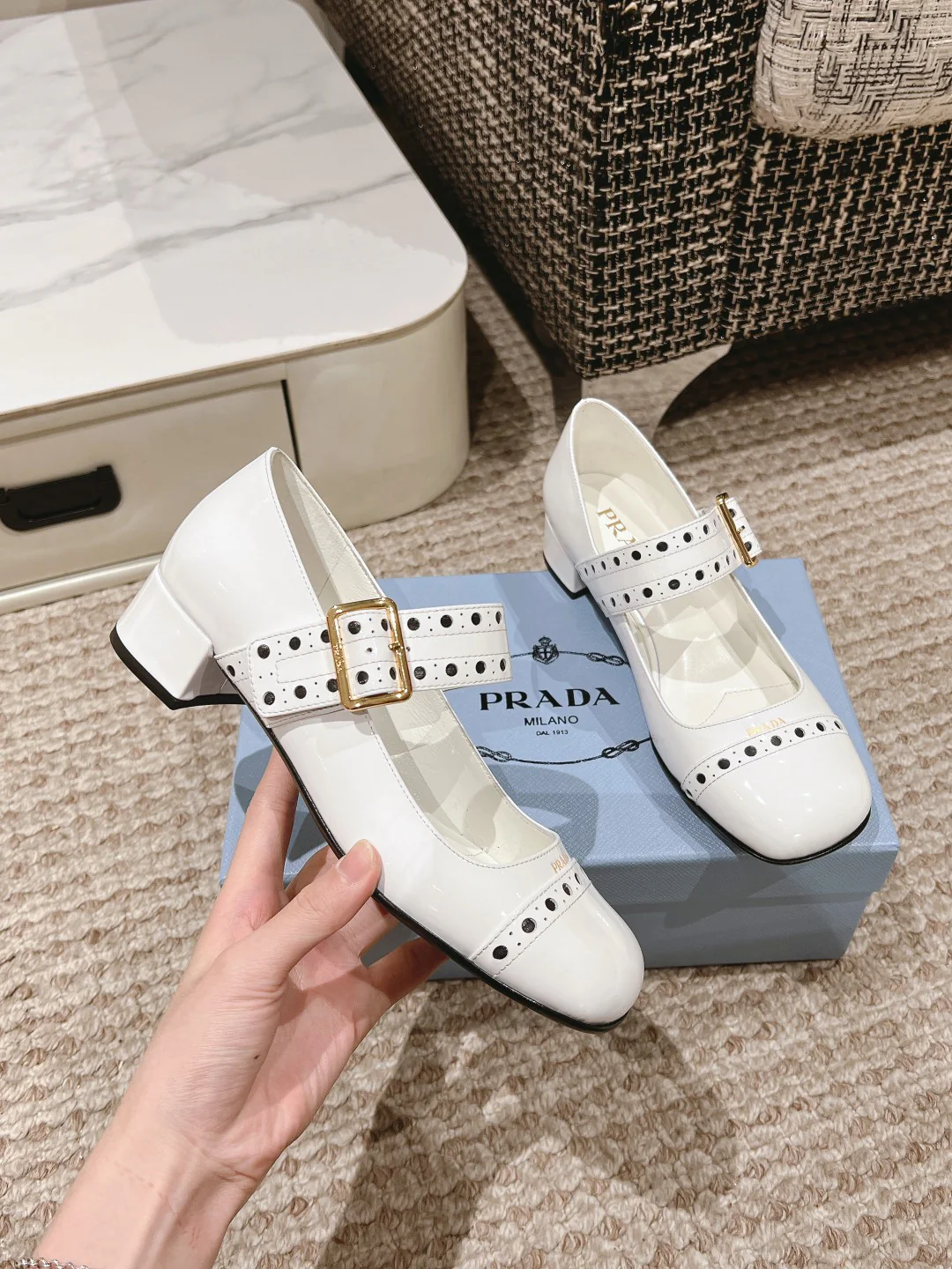 Туфли Мэри Джейн Prada 2024 — белые