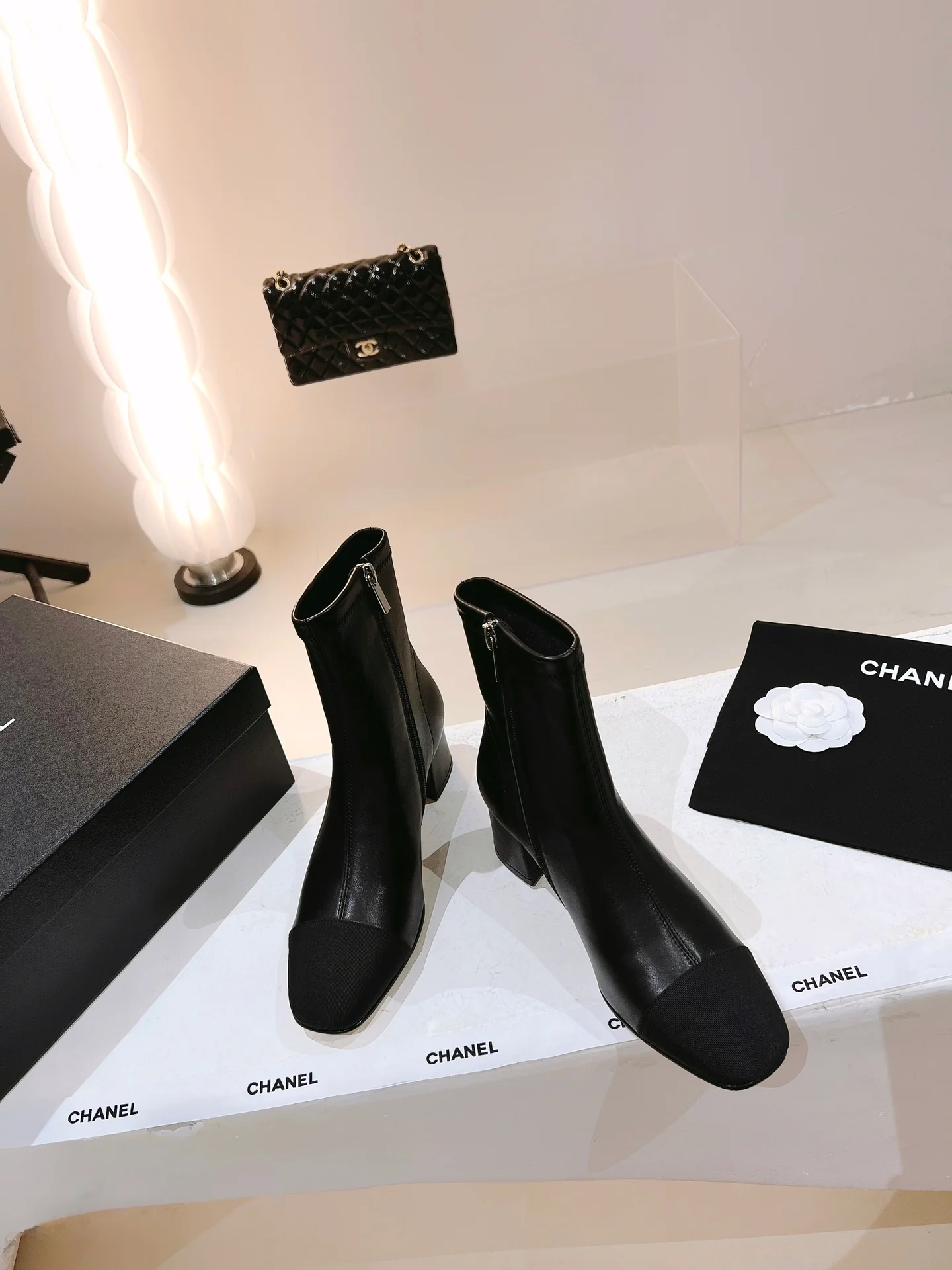 Новинка сезона осень/зима 2022 от Chanel - Ботильоны - Черные