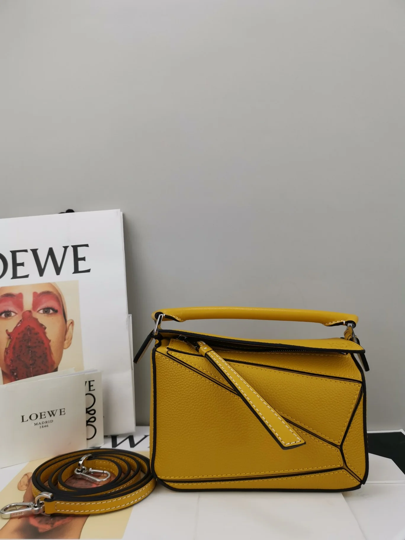 Мини-сумка Loewe Puzzle Bag из телячьей кожи - 13