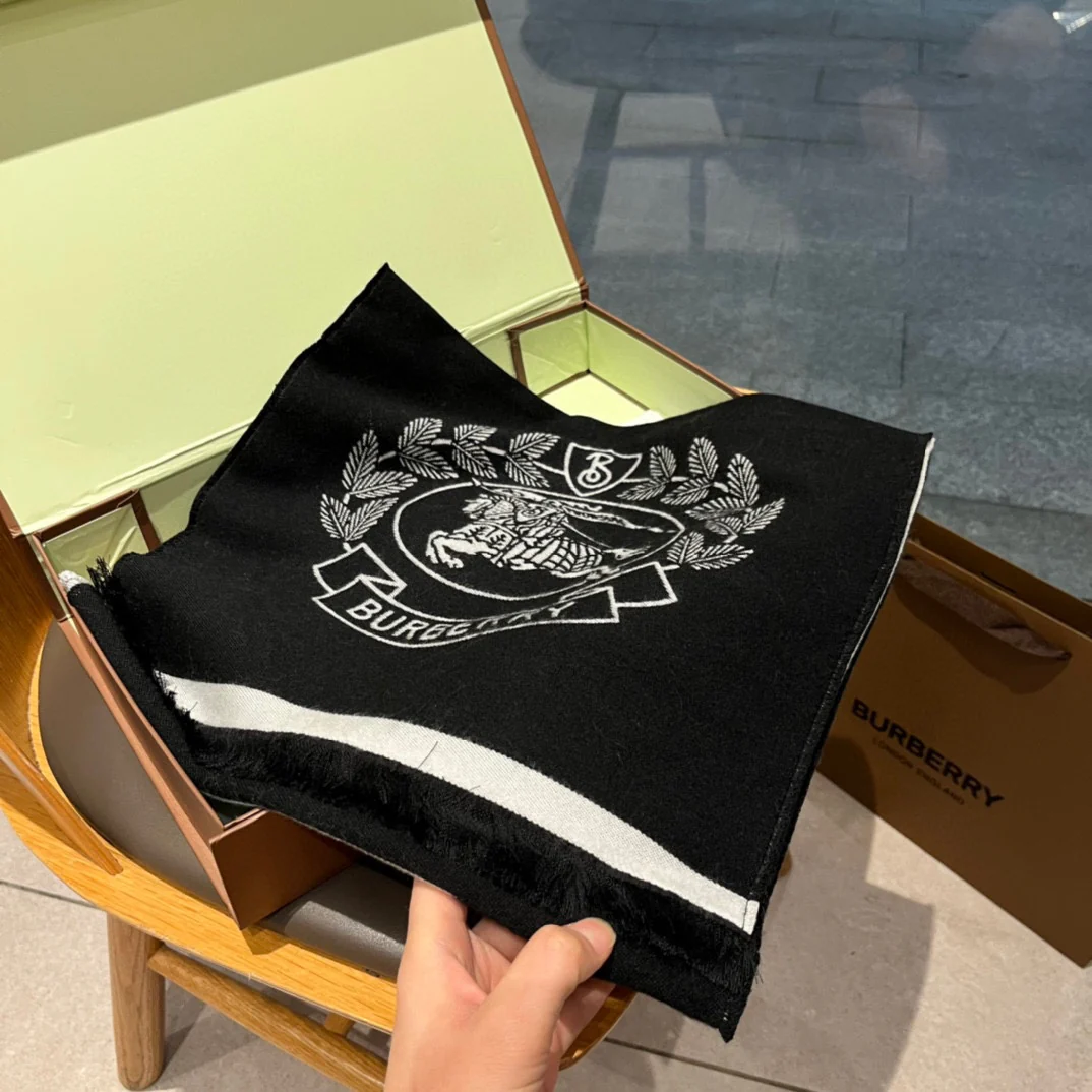 Двусторонний длинный шарф Burberry Knight Logo - 34 см - 195 см - 100% чистый кашемир