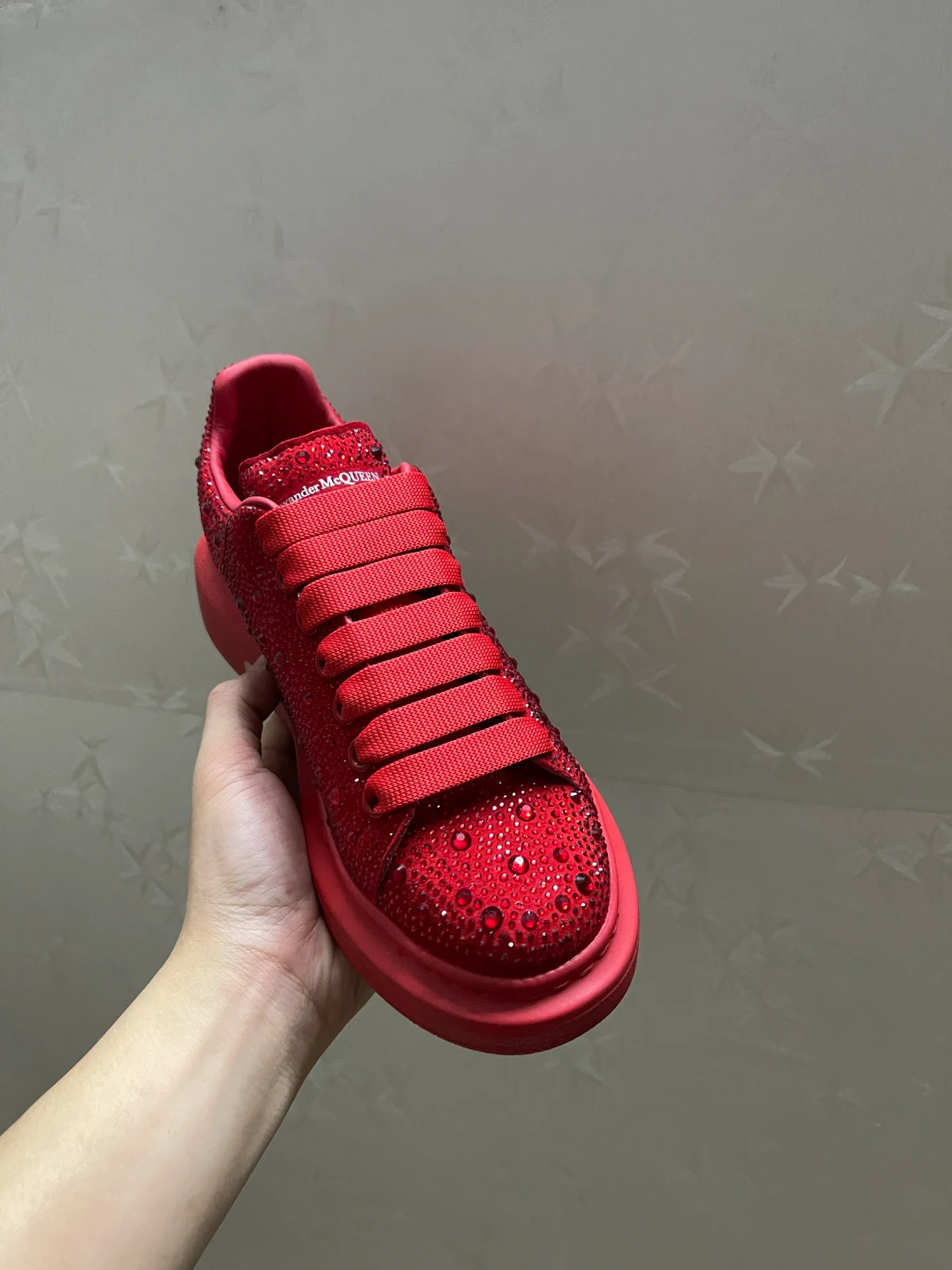 Классические белые кроссовки McQueen - унисекс - Red Diamond