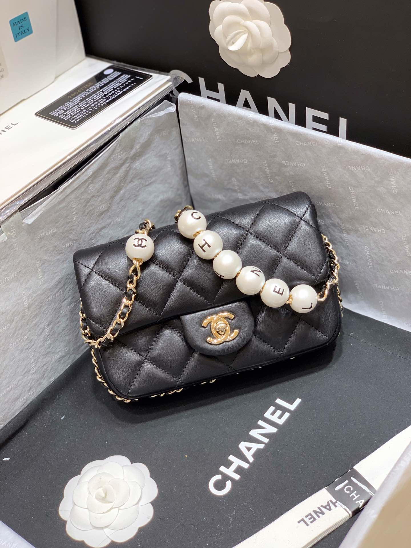 Сумка Chanel CF Pearl из коллекции Весна/Лето 2020 — Черная — 18 см