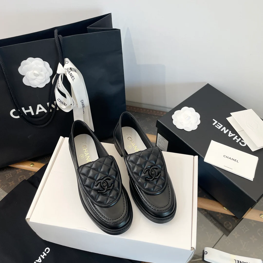 Самый продаваемый товар - Chanel - Рюкзак-лоферы - Покупка через посредника. Оценка - 1.