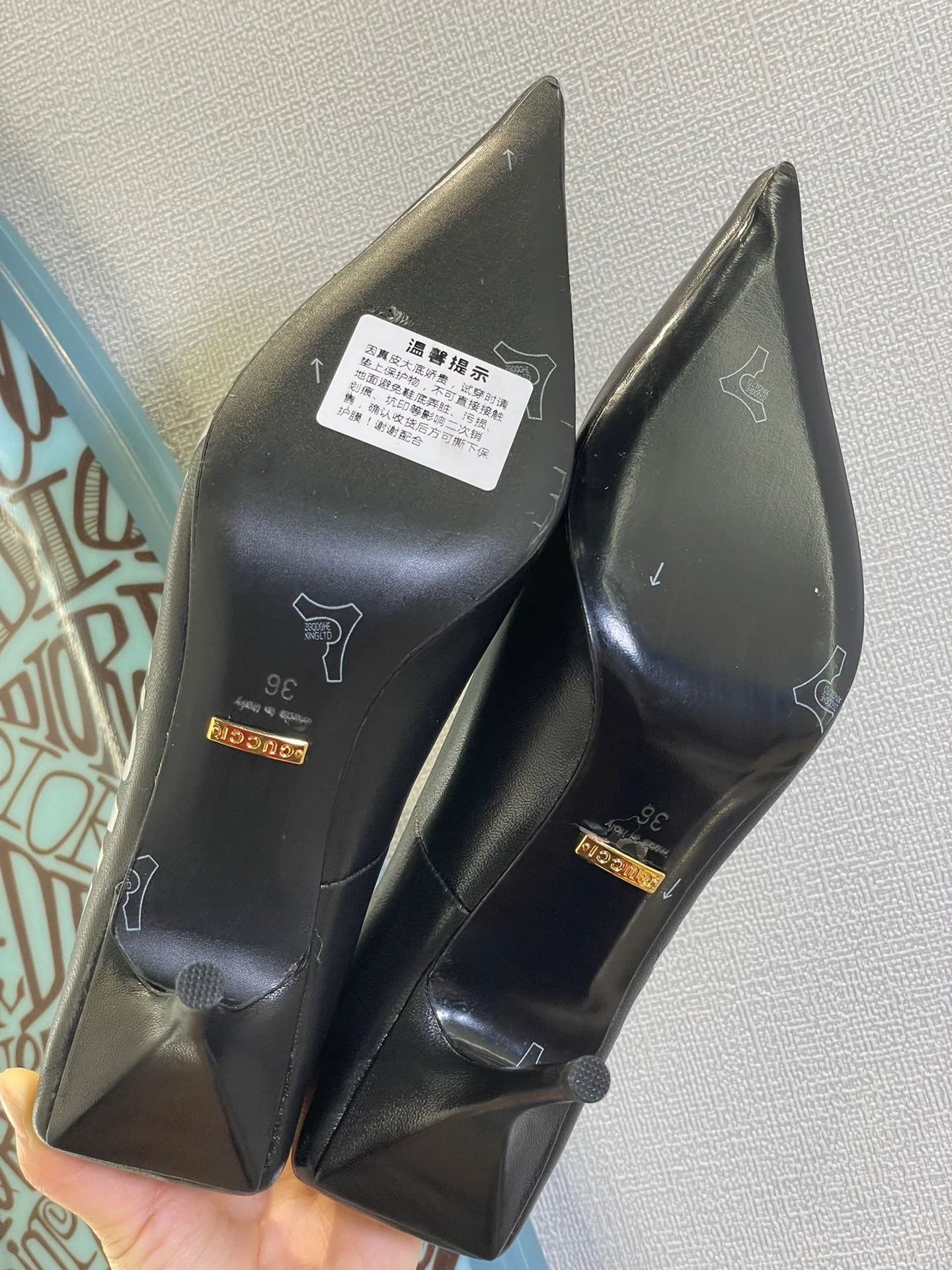 Туфли на высоком каблуке с острым носком, созданные в рамках сотрудничества Gucci и Balenciaga.