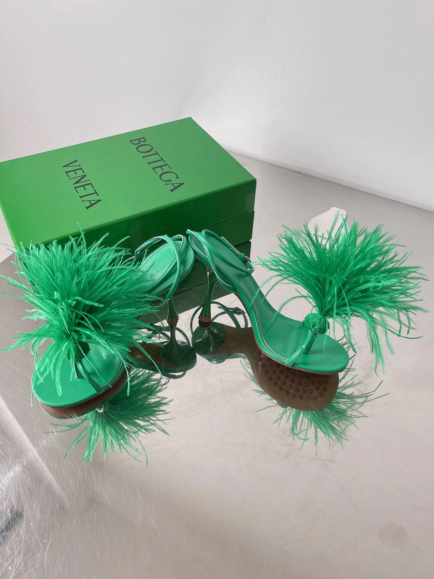 BV - Пушистые босоножки на высоком каблуке-шпильке - Зеленые