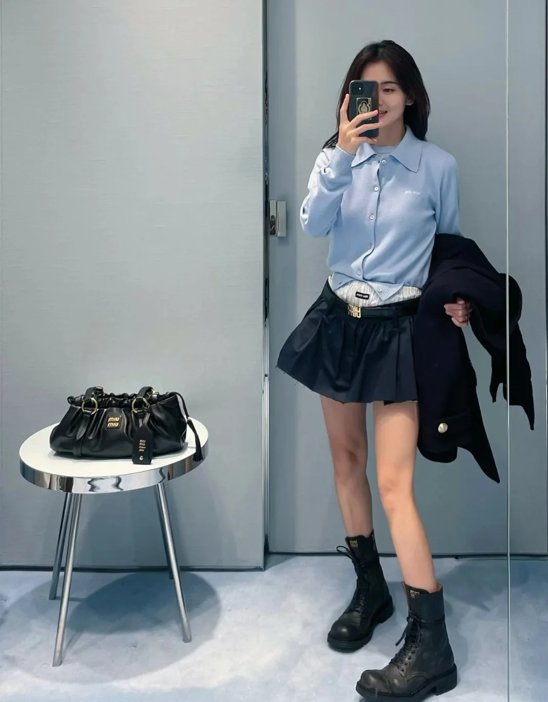 Сумка Miu Miu Joie из кожи наппа — маленькая — черная — Носите и делитесь