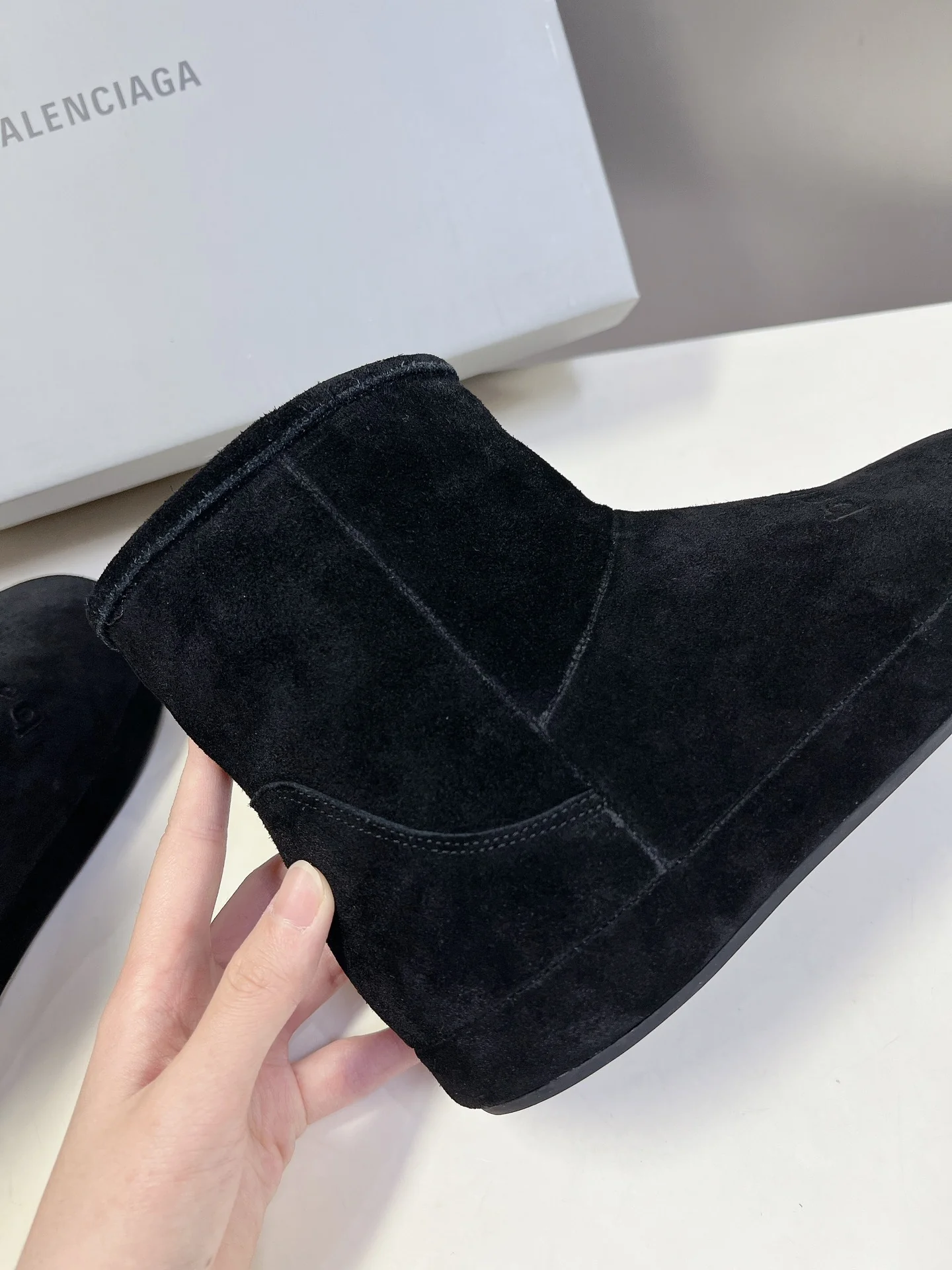 Снежные ботинки Balenciaga 2024 - черные