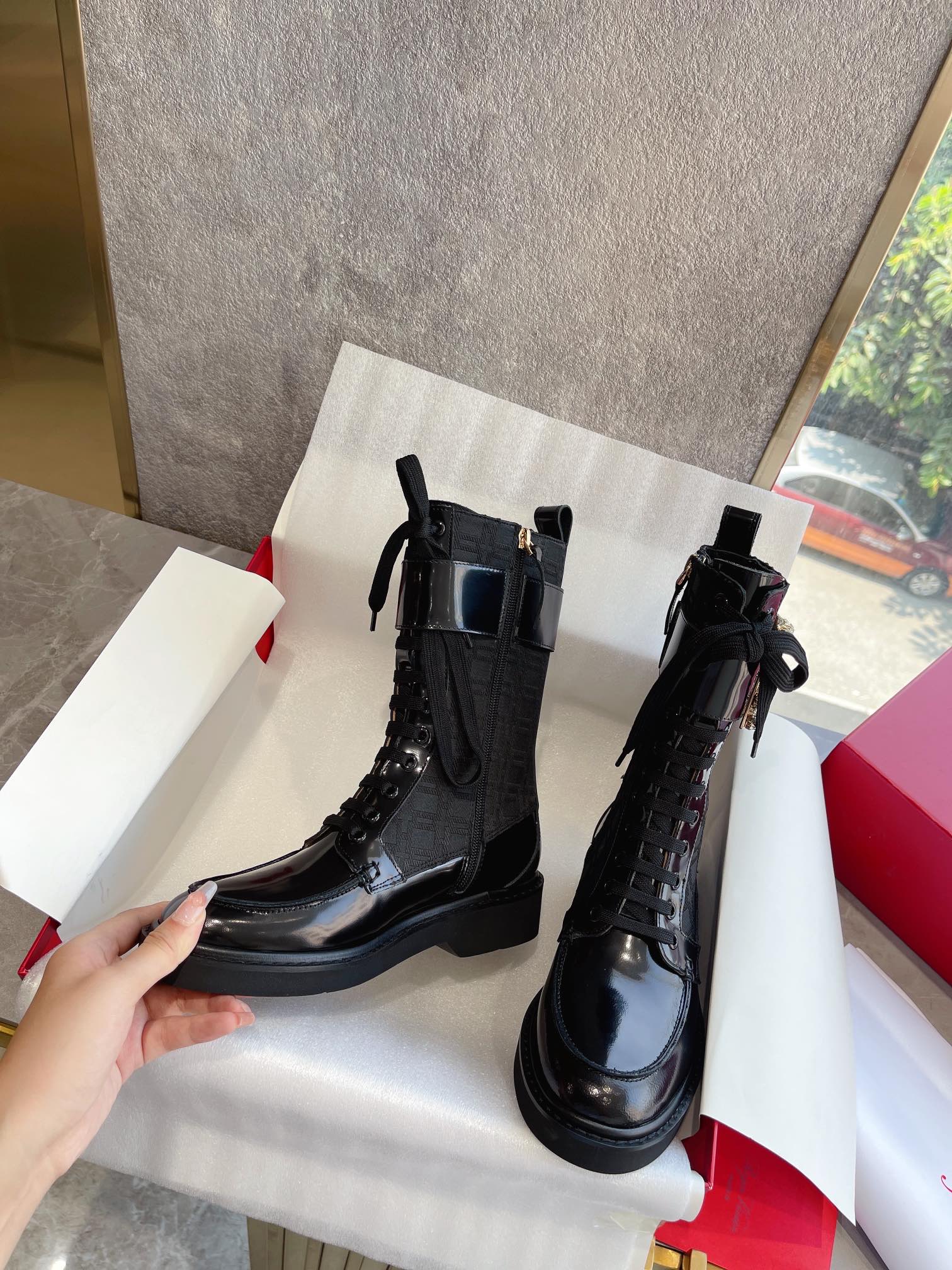 Новинка осенне-зимней коллекции RV-2022 - сапоги до середины икры.