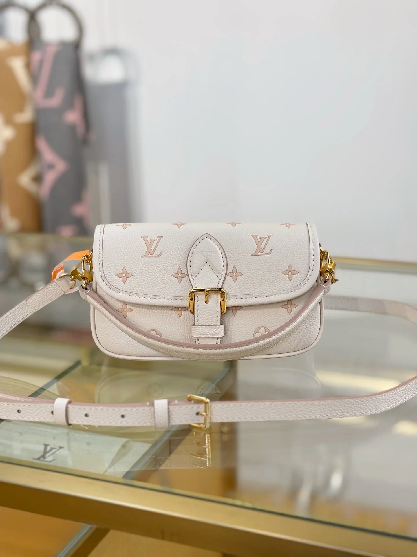 LV-m25591-nano-speedy handbag-1