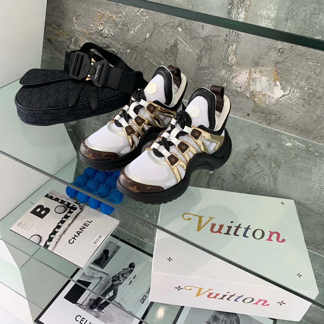 Обувь LV - массивные кроссовки LV - размер 26