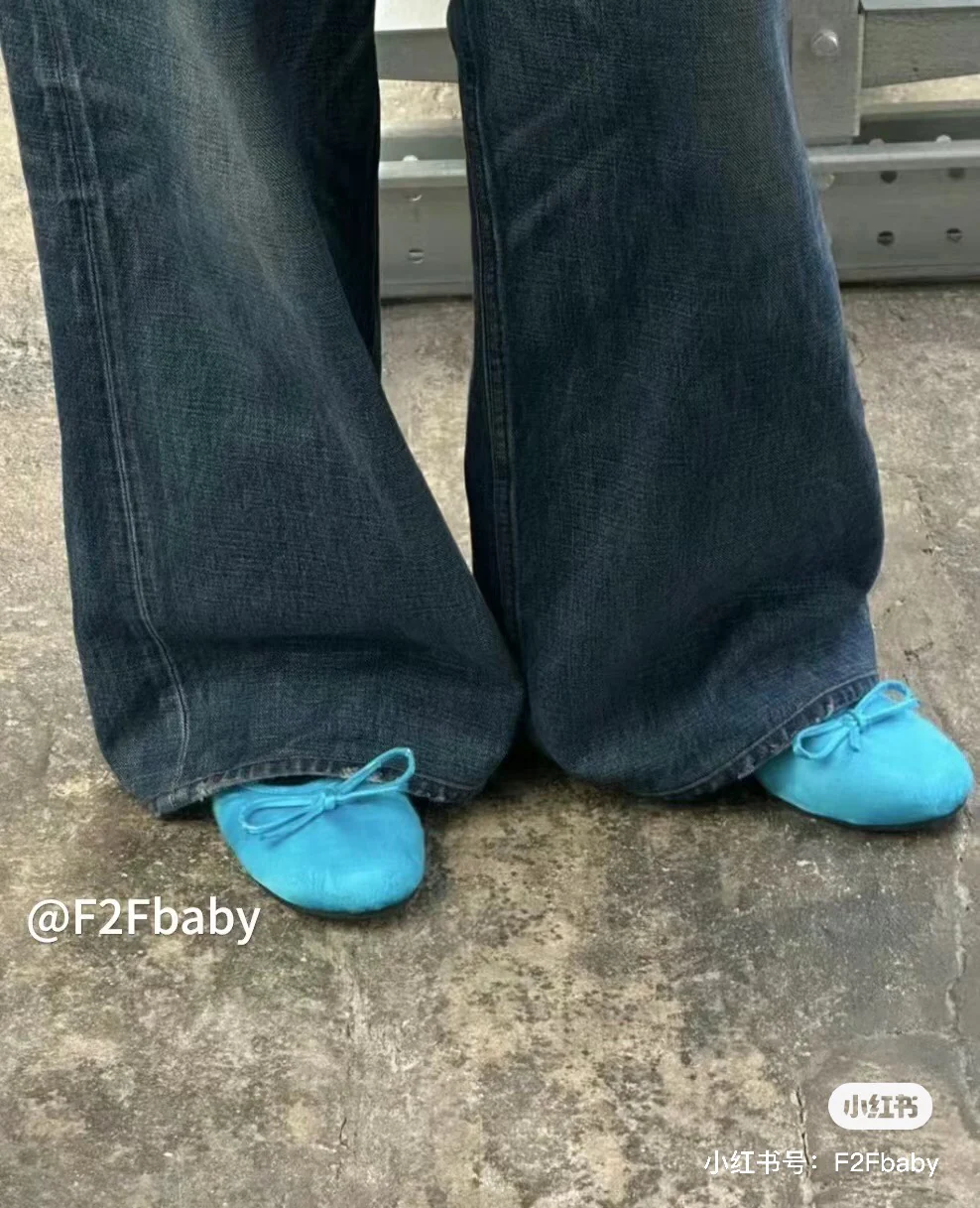 Коллекция Balenciaga 2023 года с подиума - Балетки - Синие