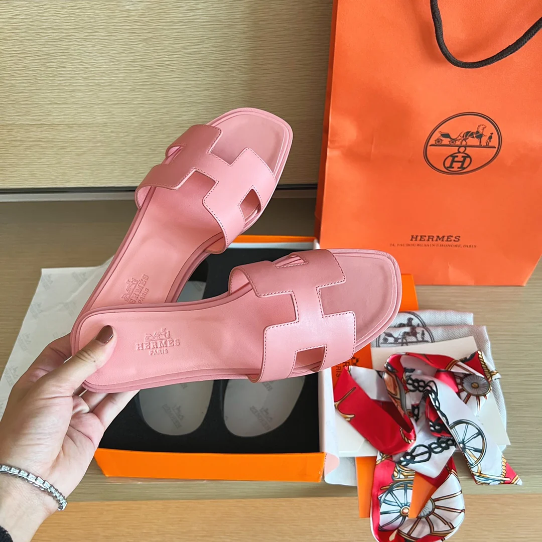 Классические домашние тапочки Hermes H - Верх из однотонной кожи - Подошва, полностью закрывающая тапочки - Розовый