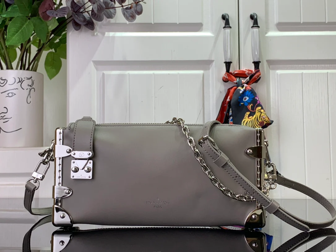 m25445-LV-slim-side-trunk chain bag-grey