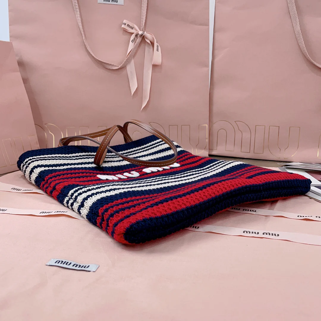 Сумка-шоппер Miu Miu из хлопковой пряжи, сотканной из соломы - маленькая