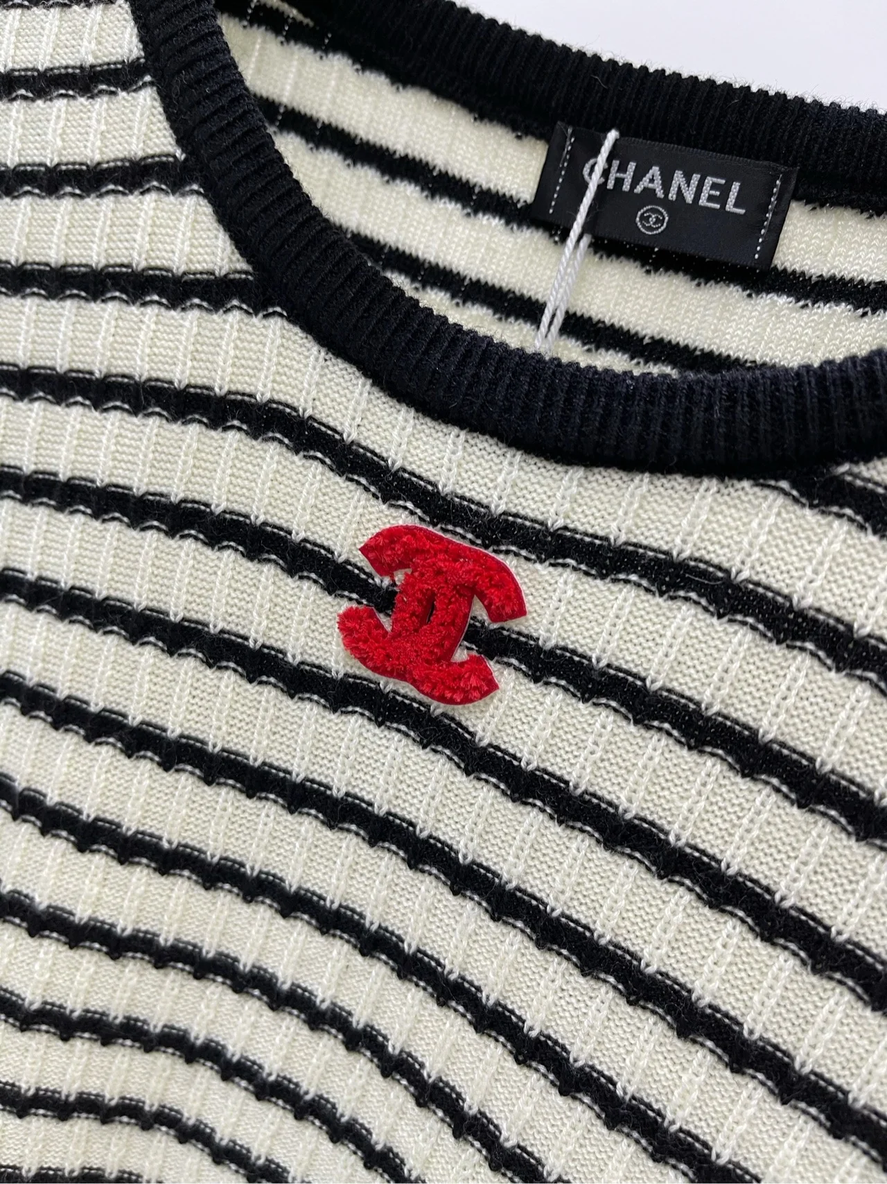 Chanel 2403 - Трикотажный топ с короткими рукавами в полоску 