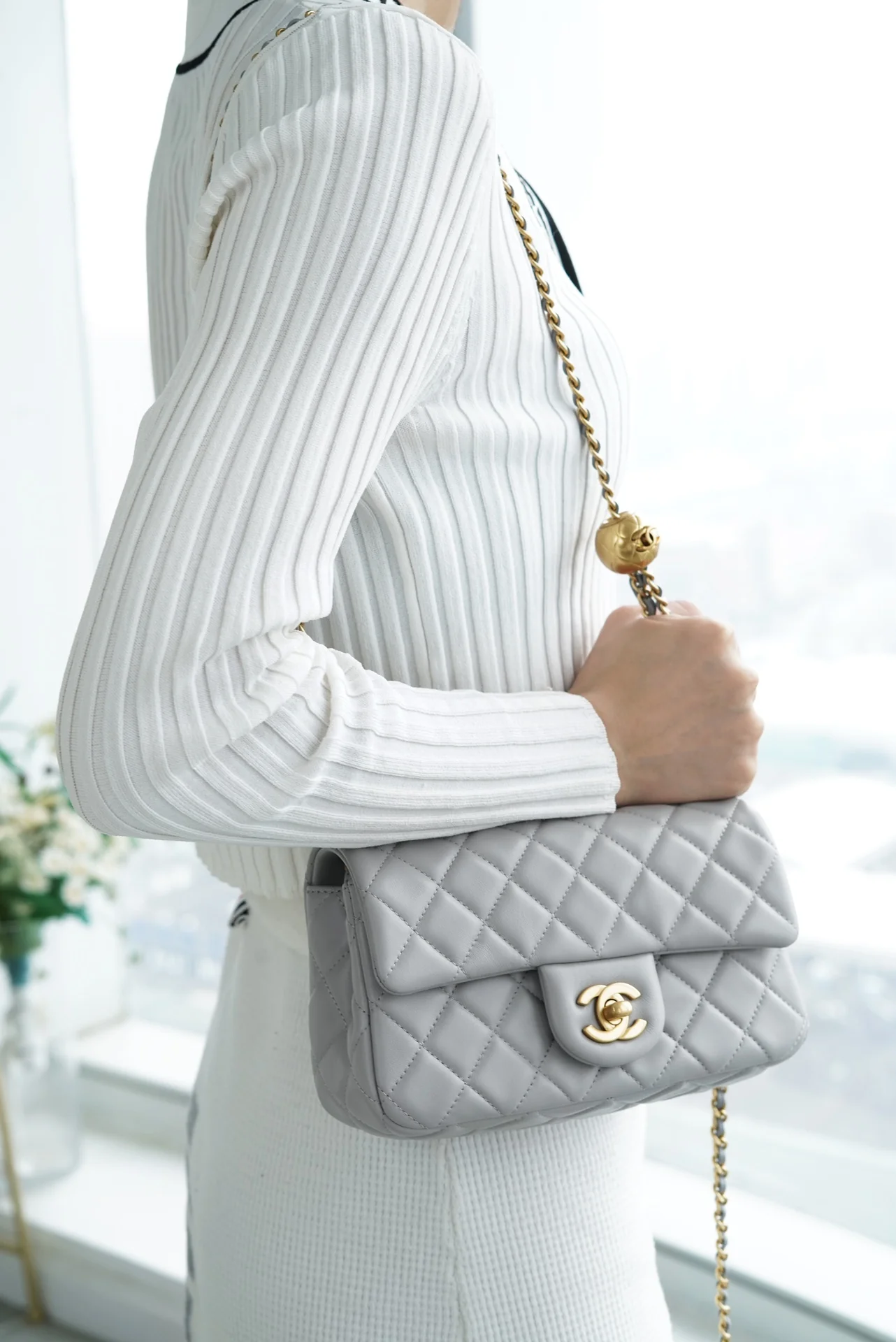 Мини-кювета Chanel CF Gold Ball - светло-серый