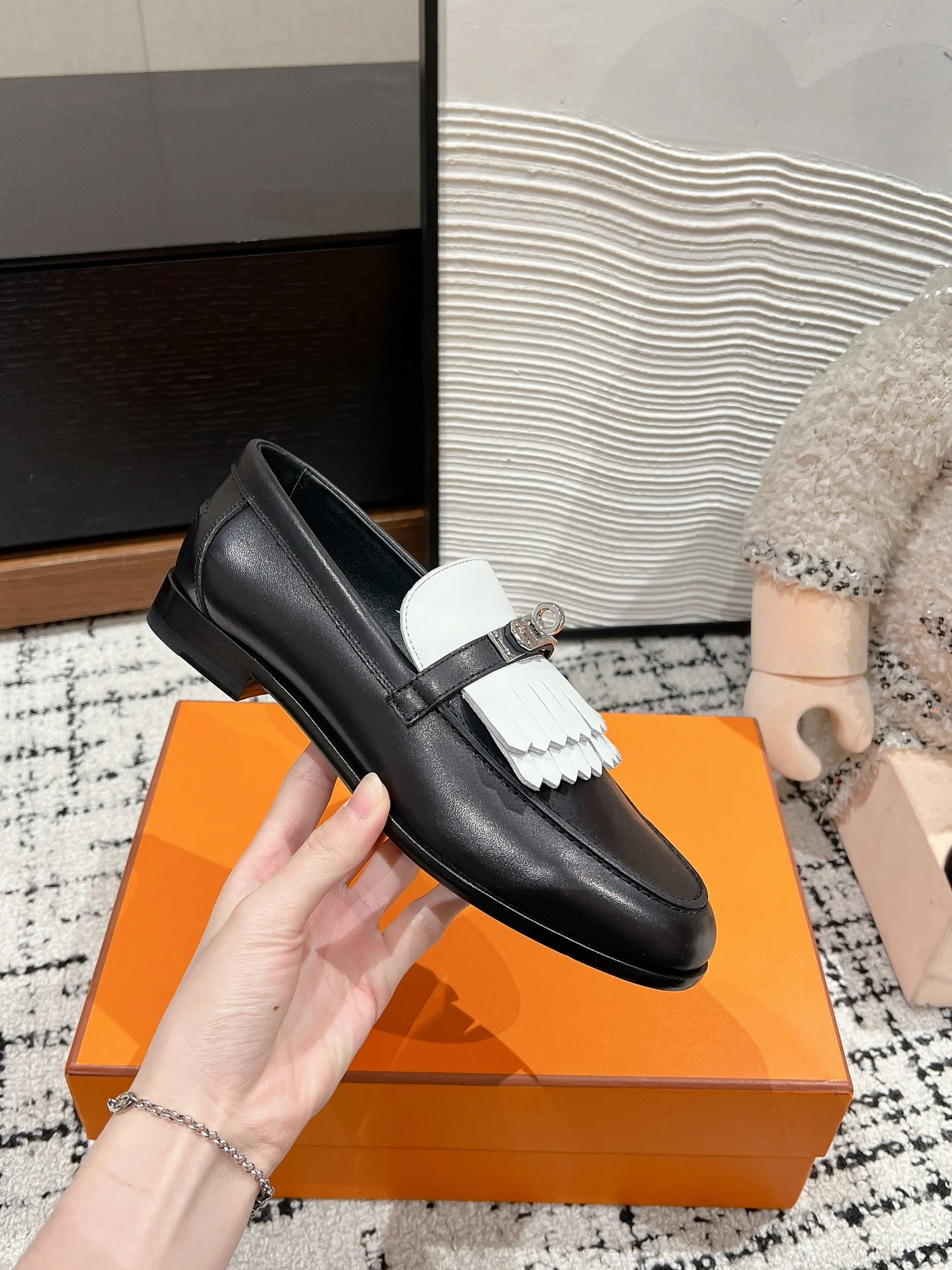 Балетки Hermes 2024 Kelly Buckle Flats - черные