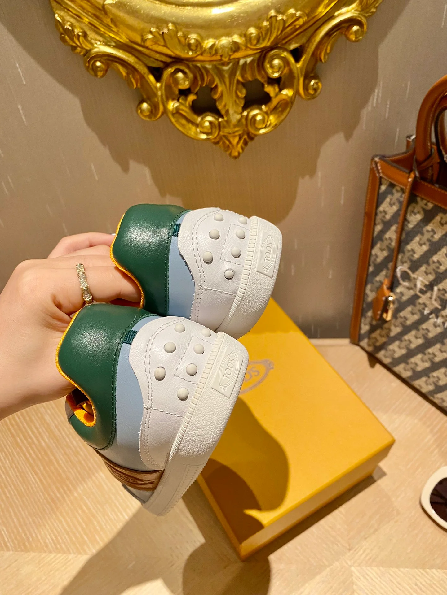 Кроссовки Tods - белые - повседневная обувь