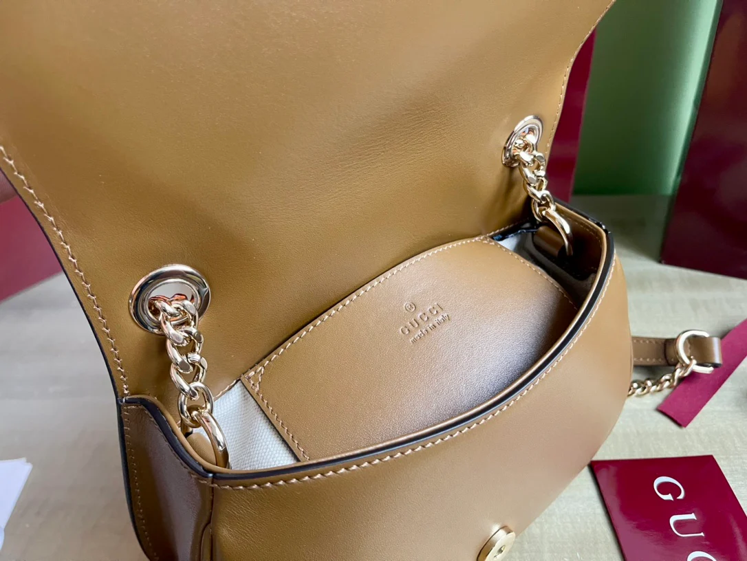 Ремешок на плечо Gucci 2025 из замши и кожи с золотой цепочкой - коричневый