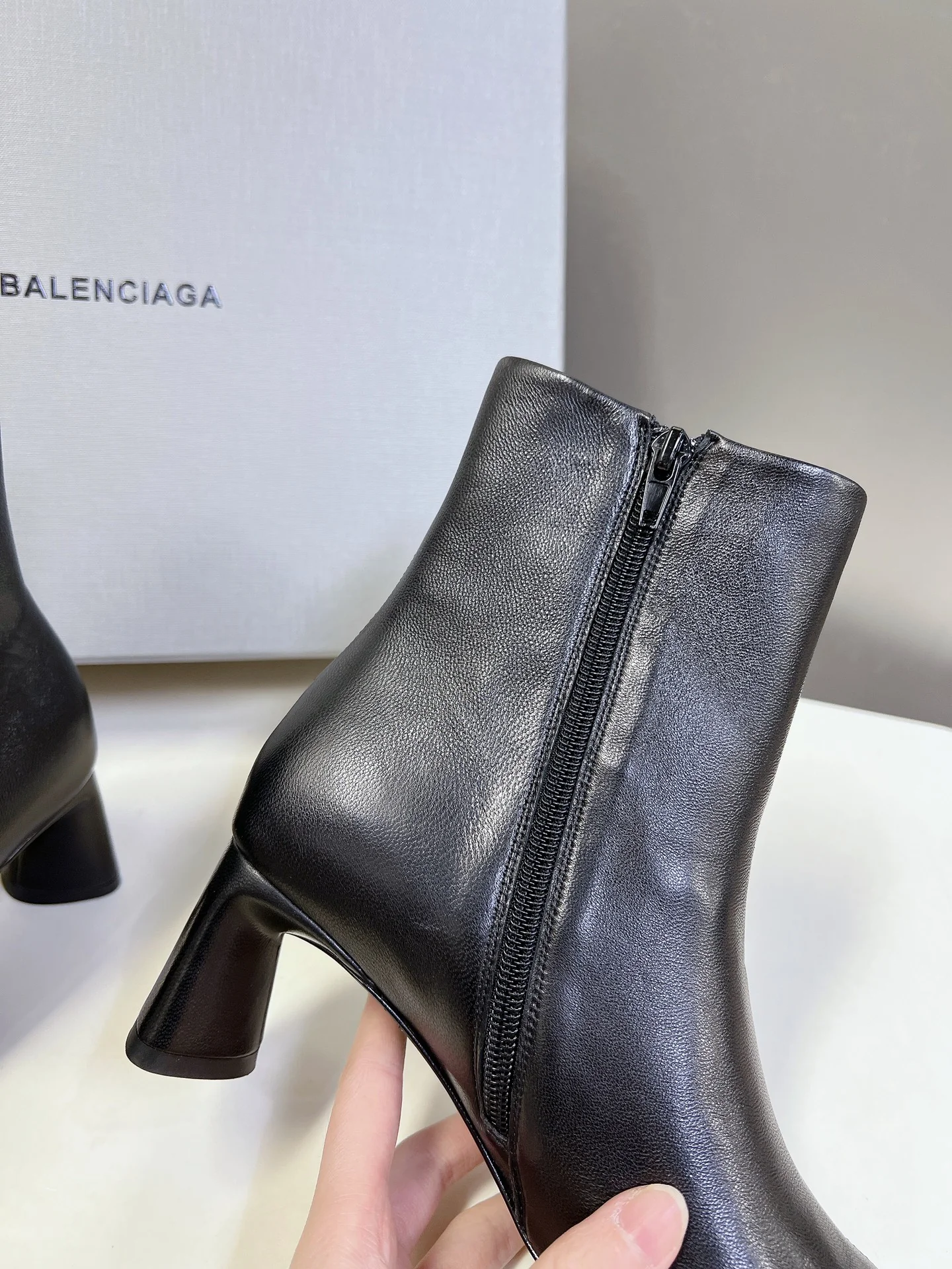 Ботильоны Balenciaga 2024 - черные