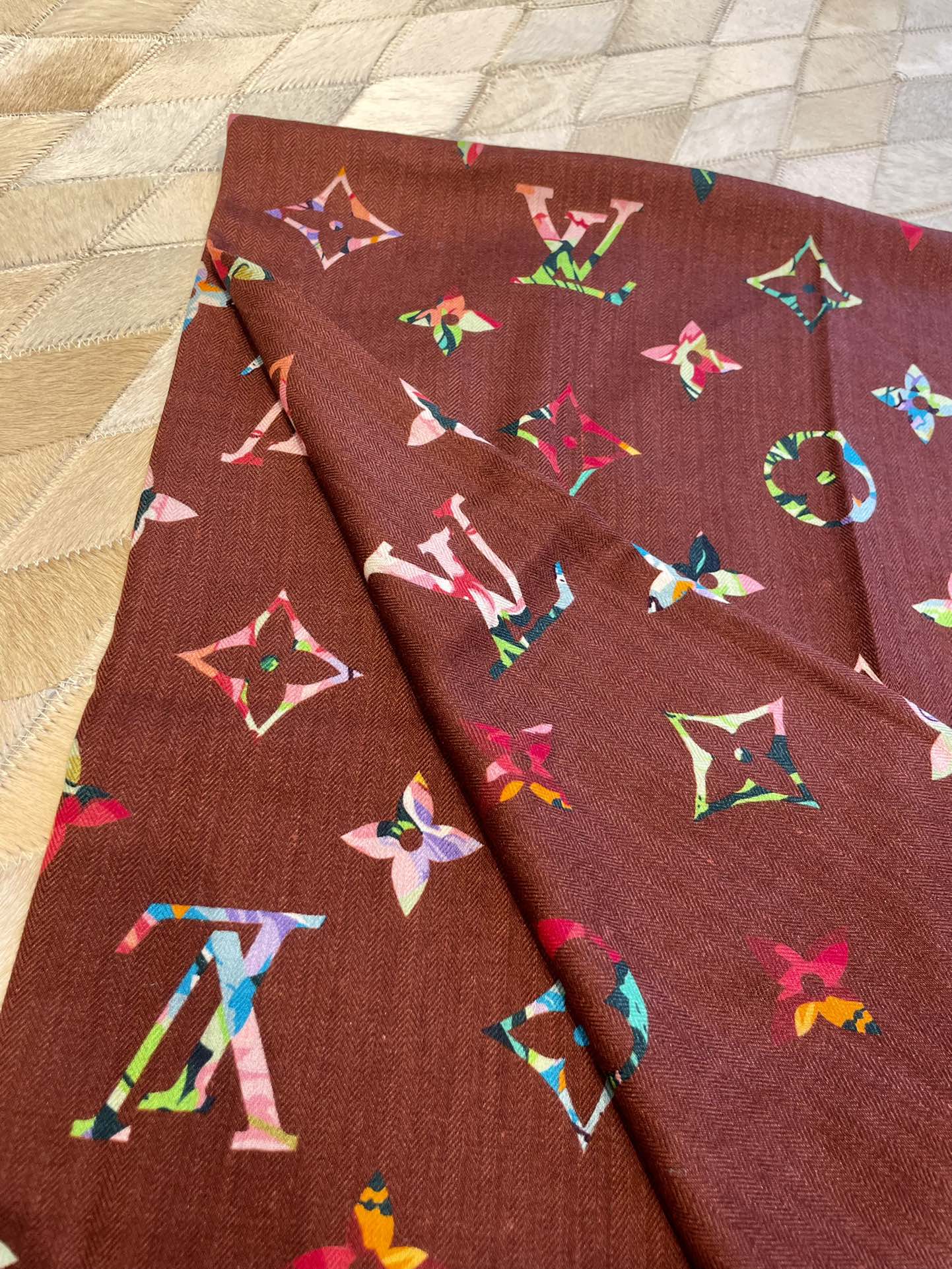 Шелковый платок LV Garden 110 см