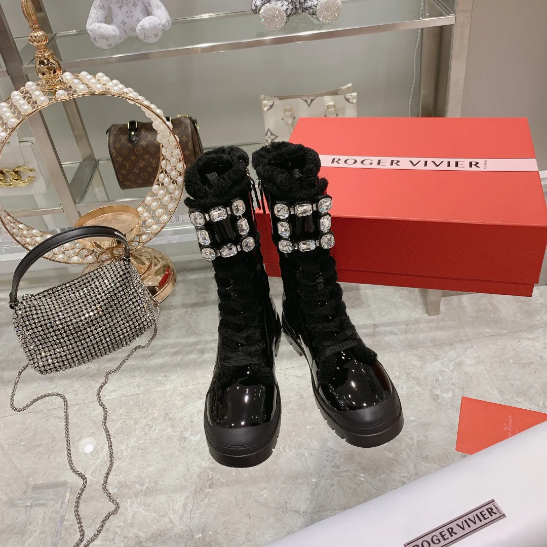 Стриженая шерсть - стразы - кожаные сапоги с пряжками