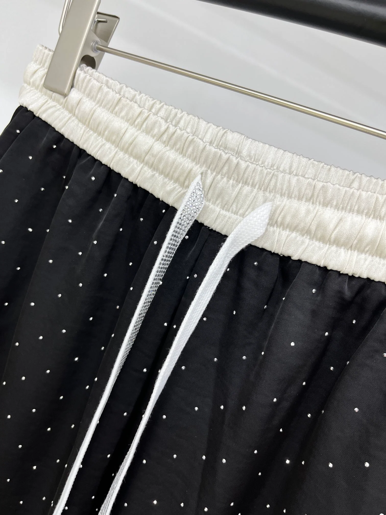 Miu Miu - 2404-24 Новые повседневные брюки - Черные