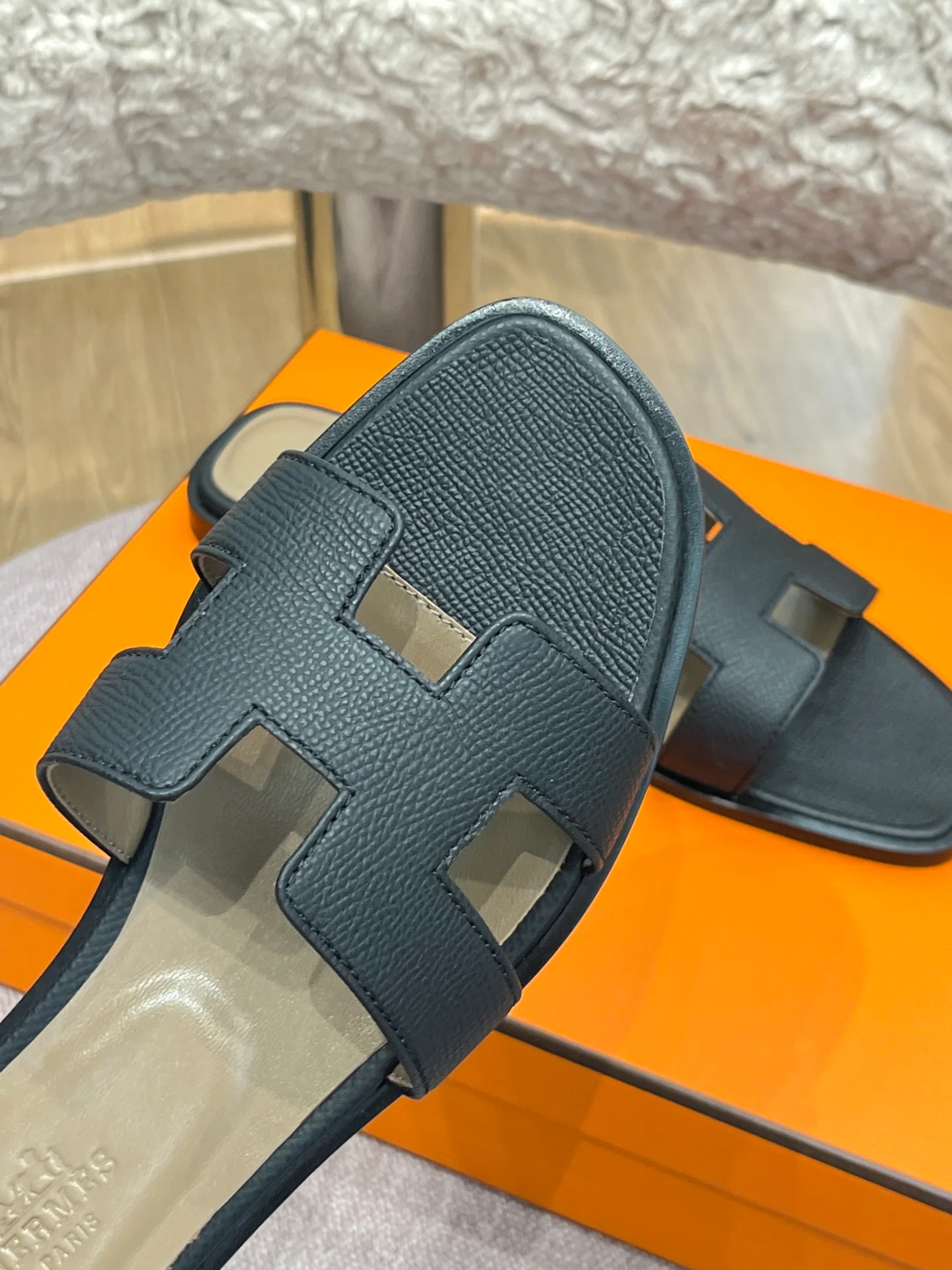 Тапочки Hermes-h на плоской подошве - серия с принтом пальмовых ветвей