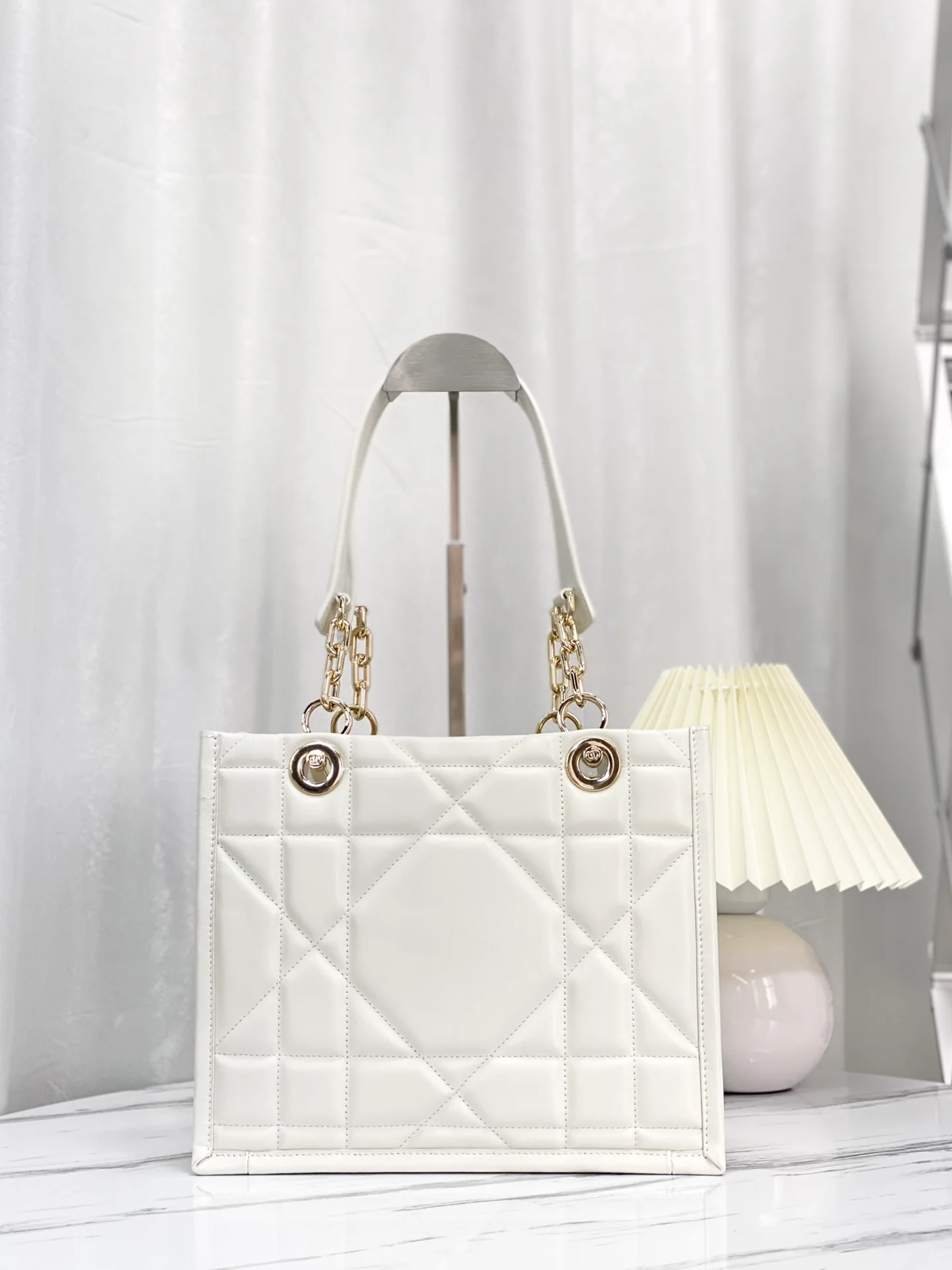 Сумка-тоут Dior Essential - Маленькая - Белая