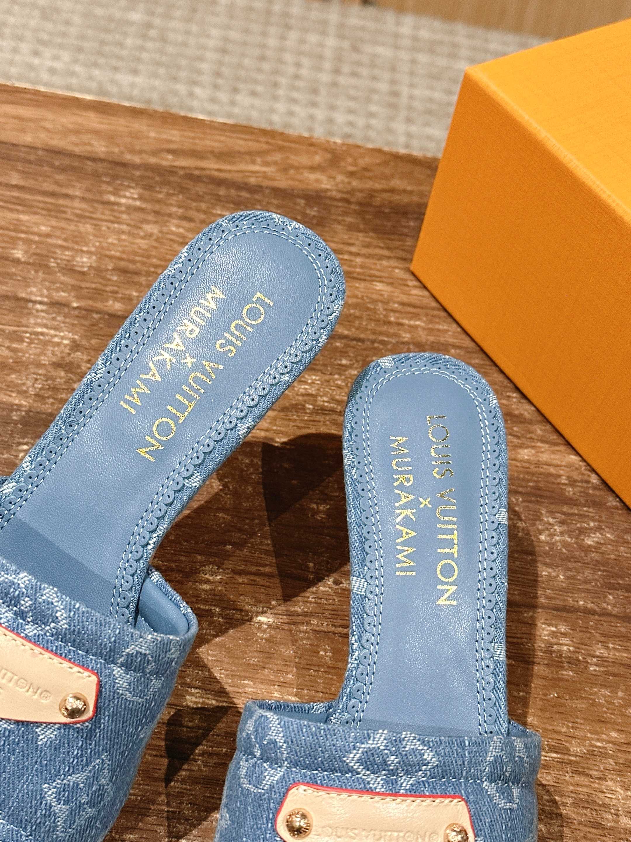 LV - Коллекция Такаши Мураками в стиле ретро - Сандалии на низком каблуке - Джинсово-синие