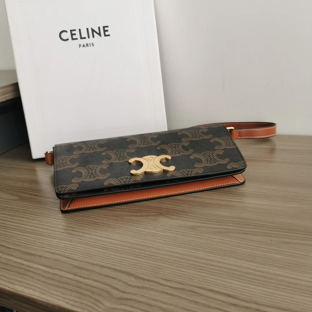 Сумка через плечо Celine Trapeze Triomphe Print из кожи.