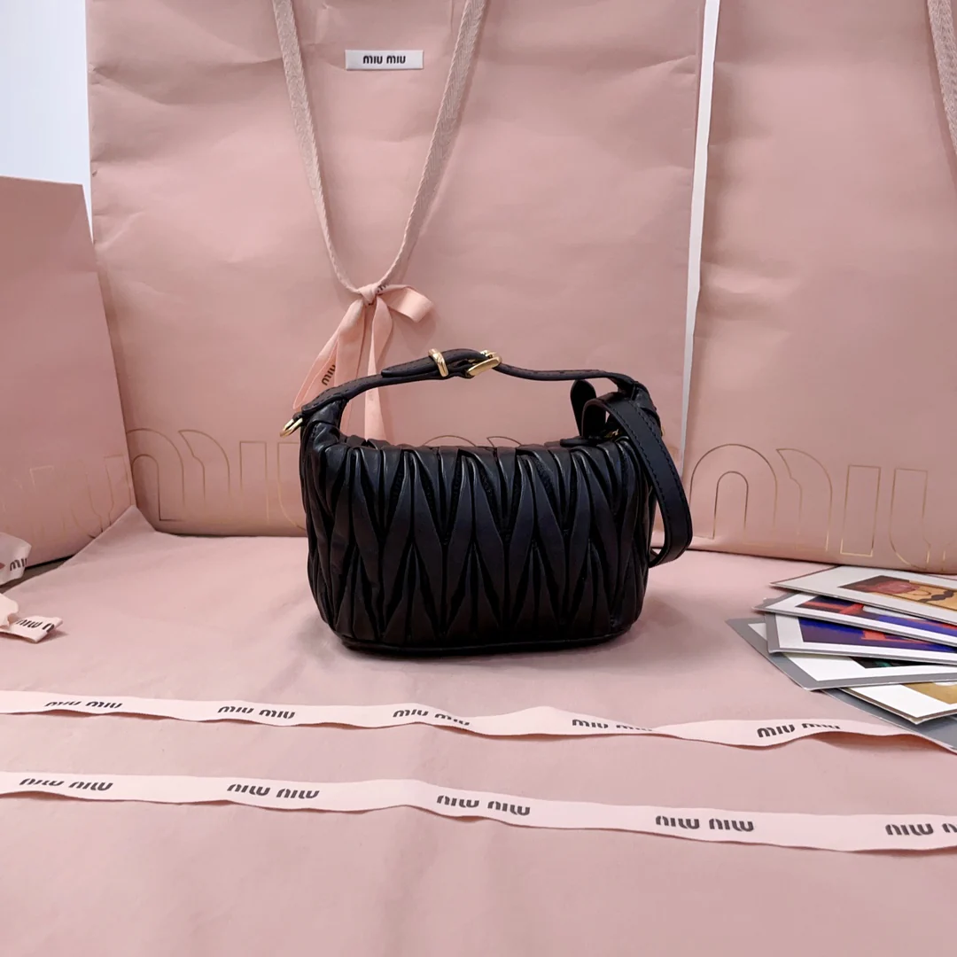 Сумка для ланча Miu Miu-5ne026-matelasse с вышивкой, мини, черная.