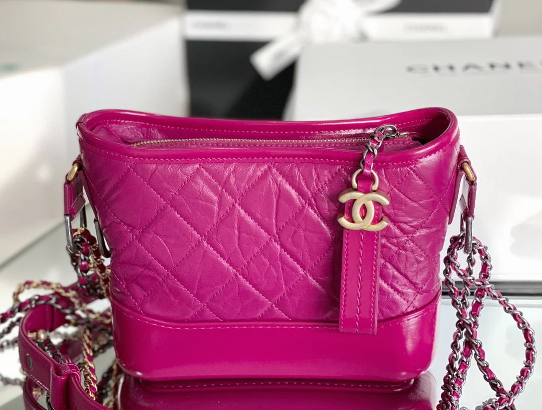 Сумка-хобо Chanel - стеганый узор розового цвета - маленькая