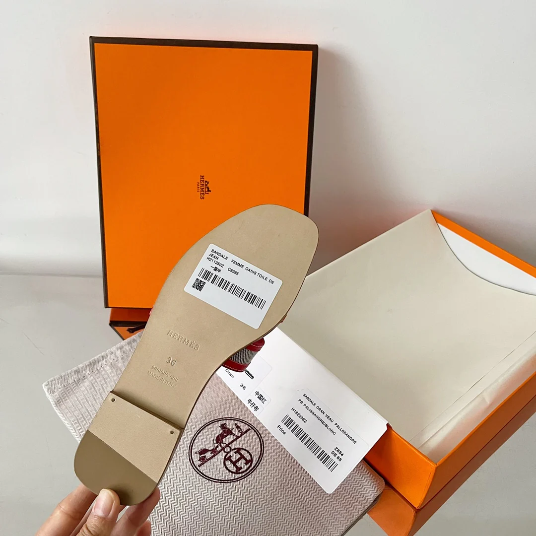 Новинка ранней весны от Hermes - Красные тапочки